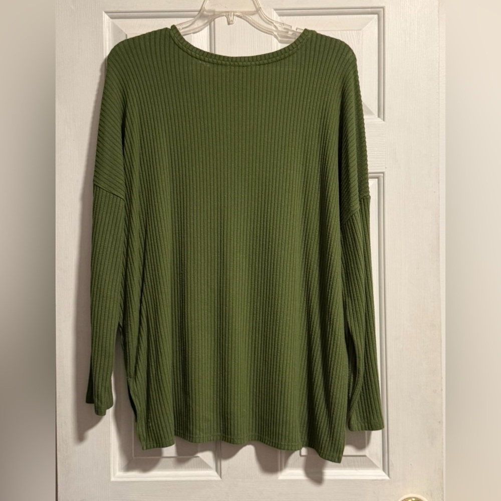 Oversized Olive Green Ribbed V-Neck blouse - Picture 2 of 2